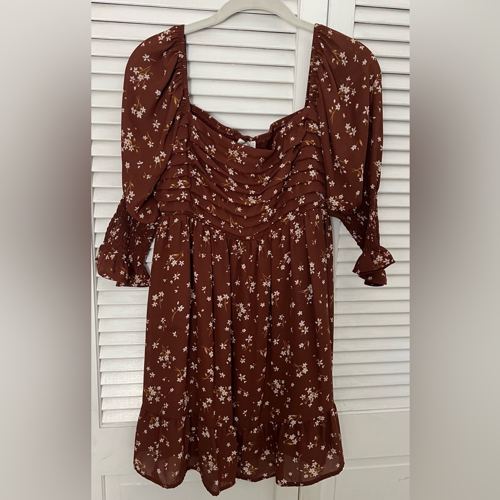 Blue rain brown floral with adorable sleeves - size L